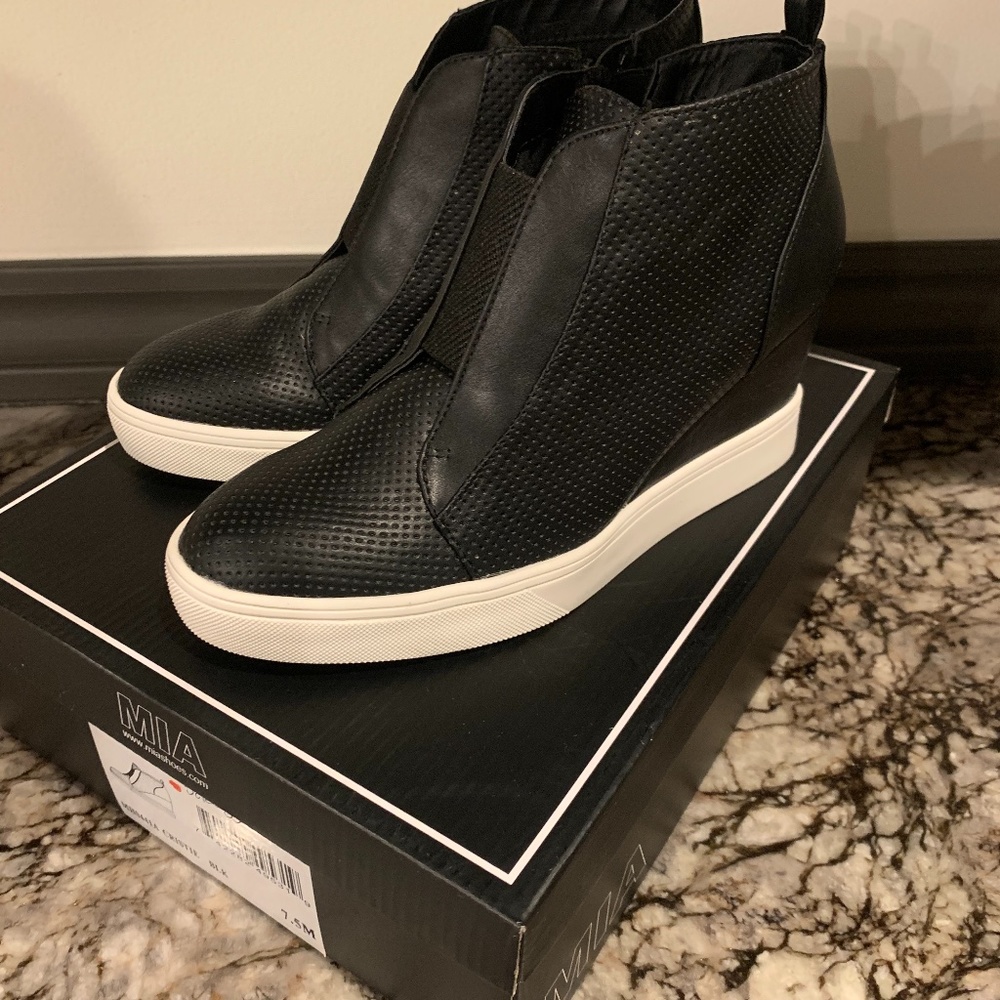 Mia cristie black shoes